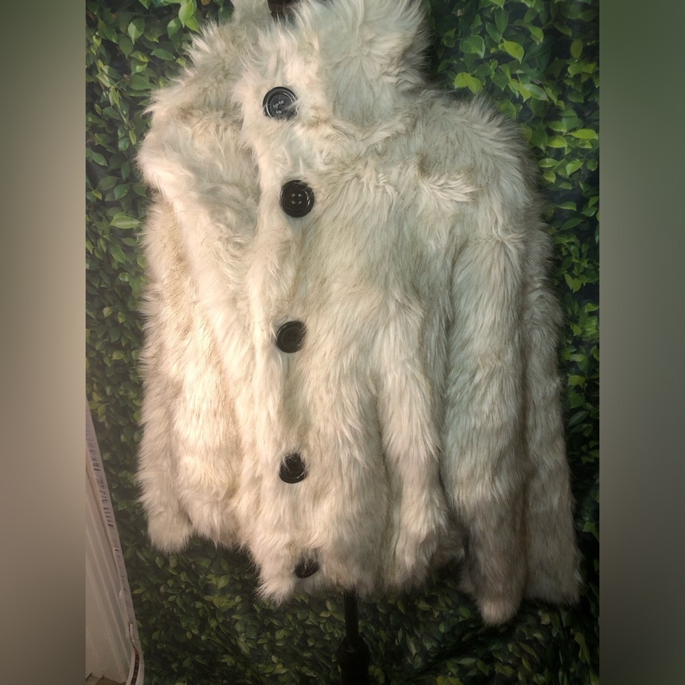 Elegant Gray Faux Fur Jacket - Picture 8 of 16